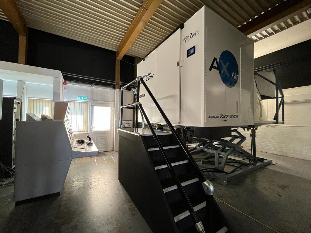 Full Motion - Bolt On - Aerospace Experience